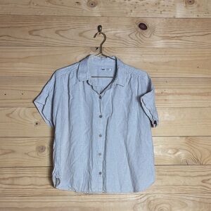 Faherty Breeze button up shirt size M